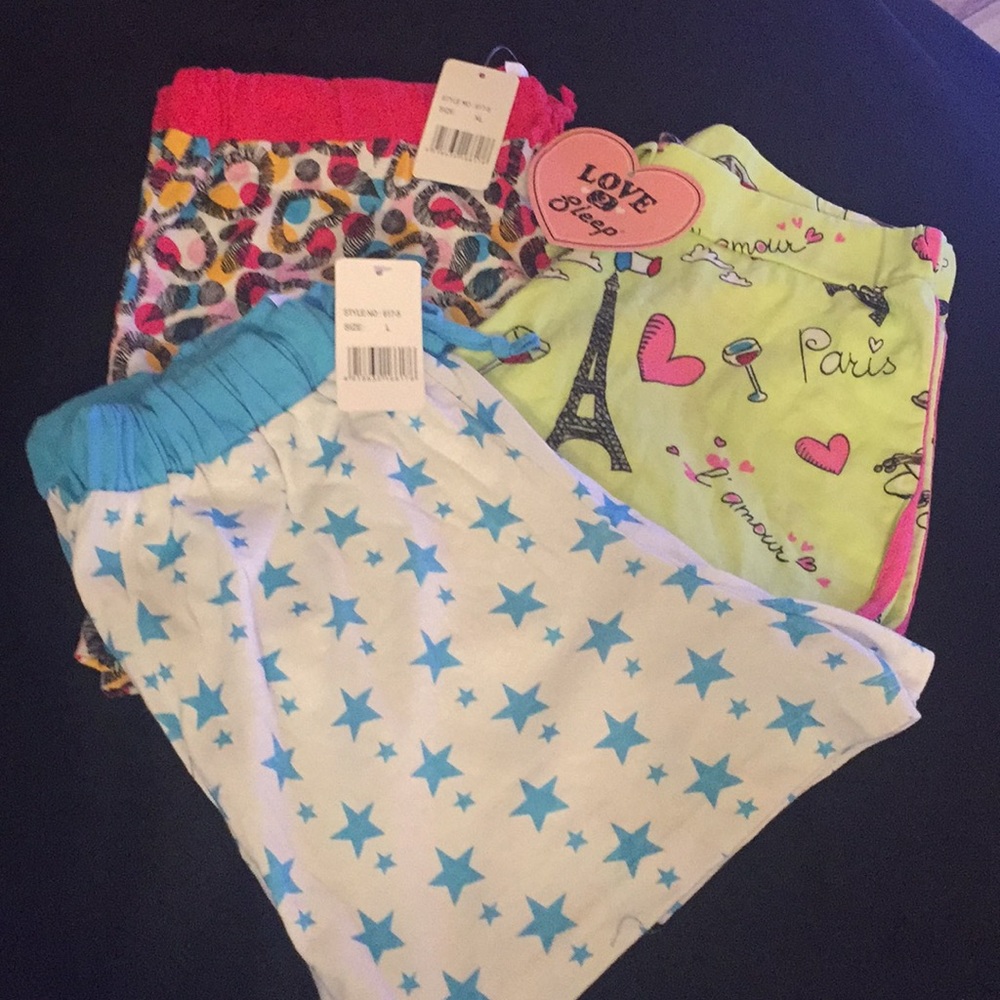 🎉 sold 🎉 comfortable 3 pairs of shorts,